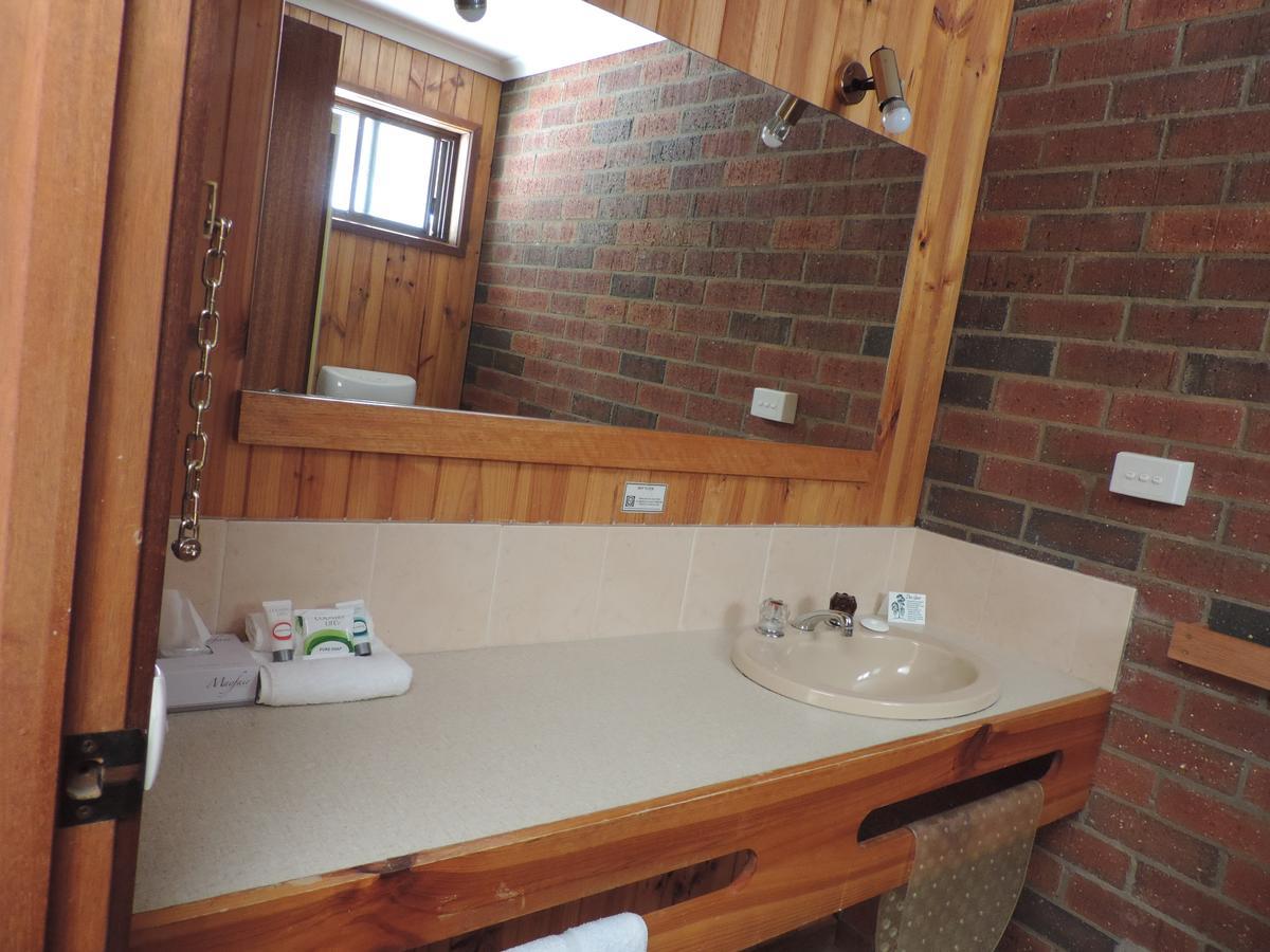 Tooleybuc Country Roads Motor Inn 외부 사진